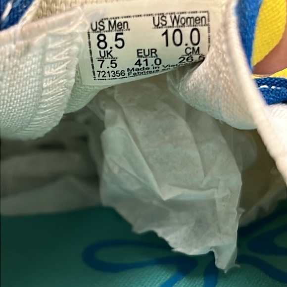 SOLD IN STORE Vans Nickelodeon Spongebob Squarepants Classic Slip On Shoes - Picture 7 of 8